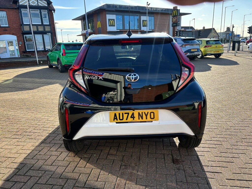 Toyota Aygo X 1.0 Vvt-i Edge White #6