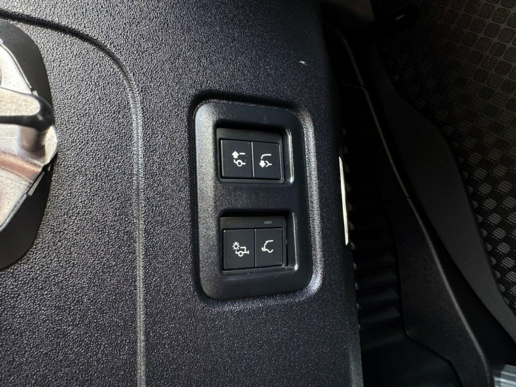 Land Rover Defender 3.0 D200 Hard Top 3 Seat Blue #36