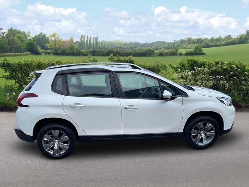 Peugeot 2008 Puretech Active Black #7