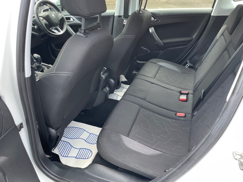 Peugeot 2008 Puretech Active Black #42