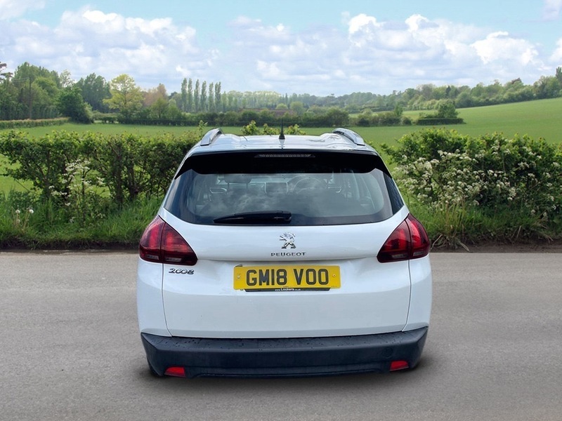 Peugeot 2008 Active White #5