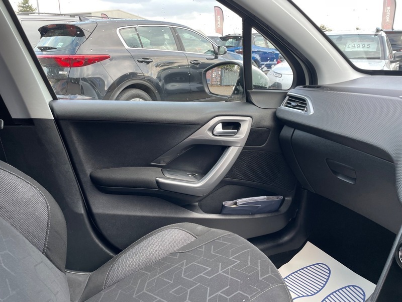Peugeot 2008 Puretech Active Black #33