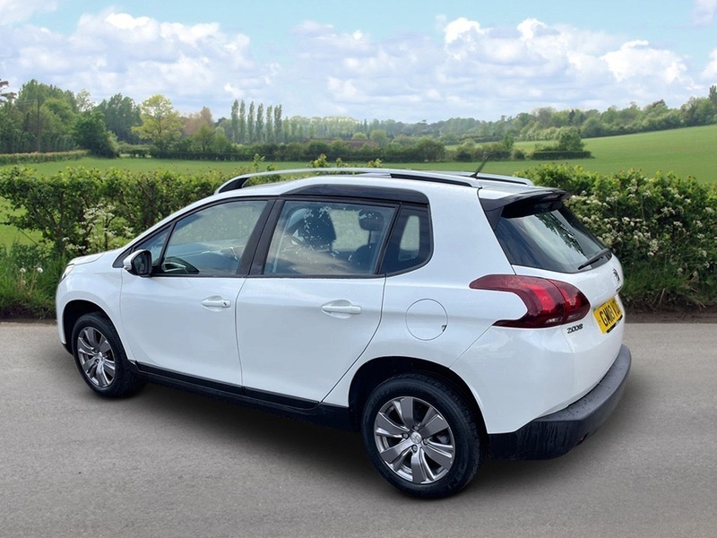 Peugeot 2008 Active White #2