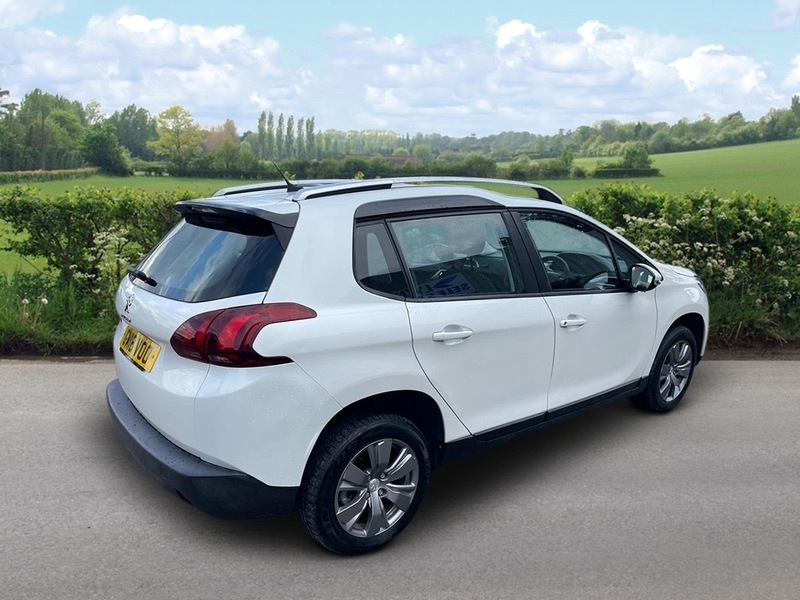 Peugeot 2008 Puretech Active Black #8