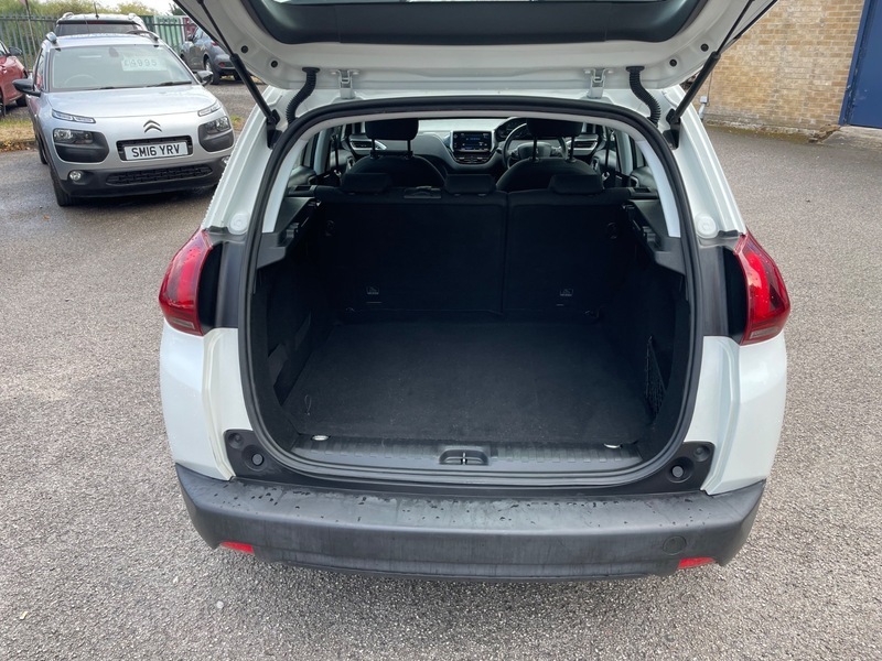 Peugeot 2008 Puretech Active Black #48