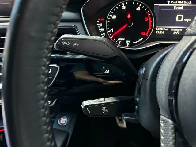 Audi A4 Avant Sport Black #35