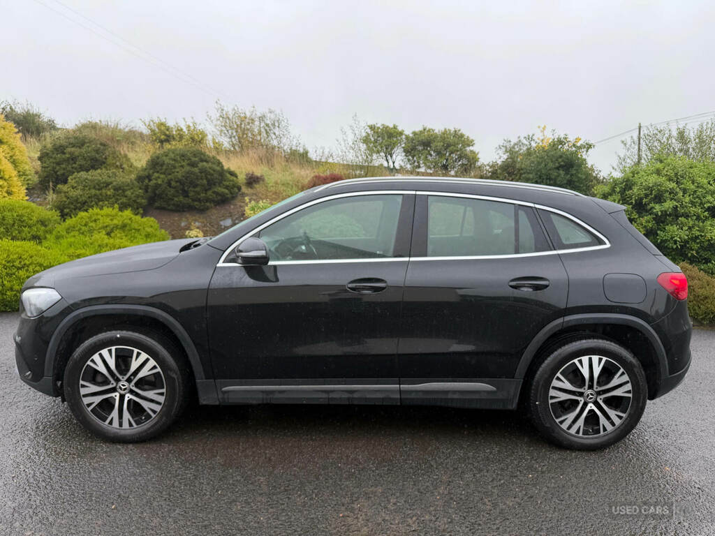Mercedes-Benz GLA Class Gla 200D Sport Executive XX20DEL Black #3
