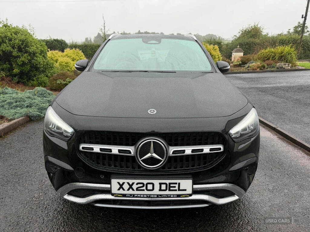Mercedes-Benz GLA Class Gla 200D Sport Executive XX20DEL Black #2