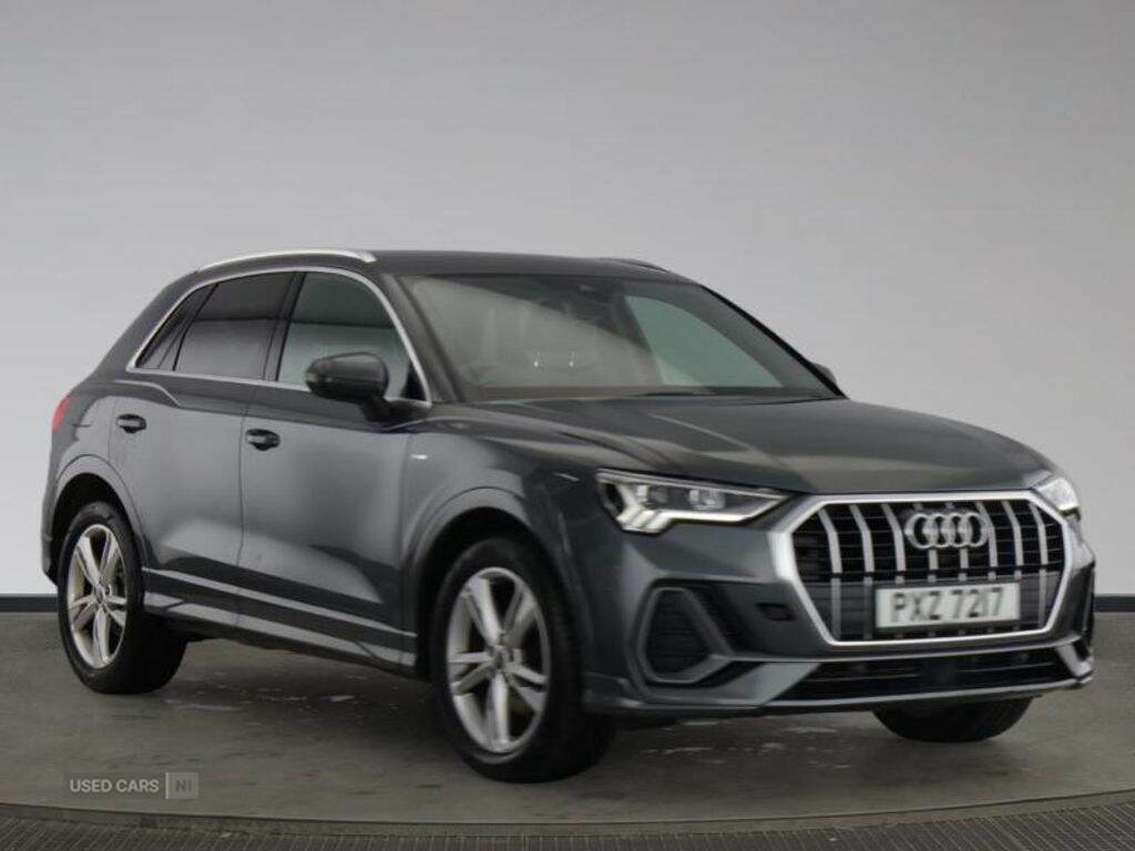 Audi Q3 35 Tfsi S Line S Tronic Black #1