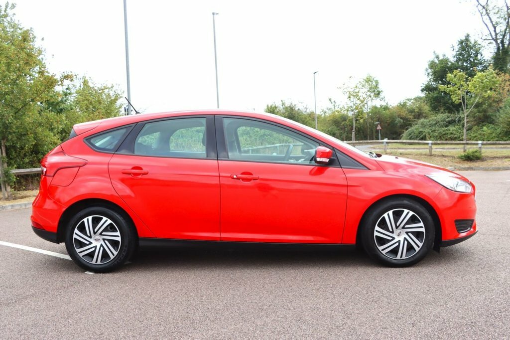Ford Focus 1.5L Style BK67DZZ Red #5