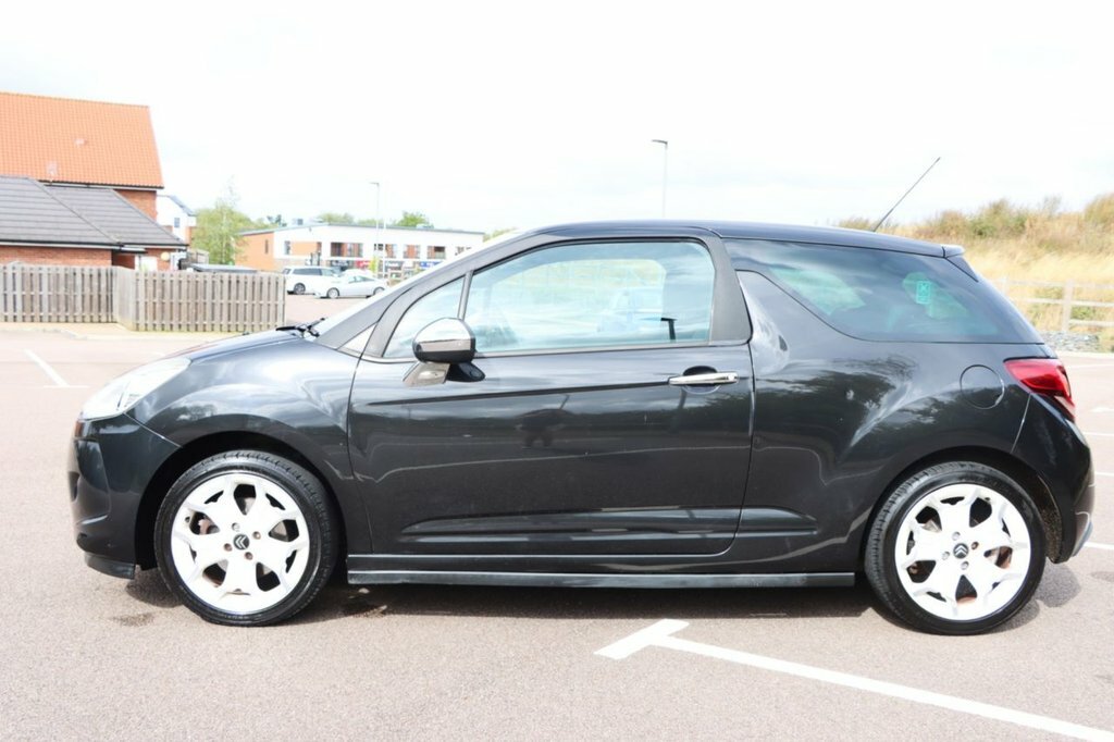 Citroen DS3 1.6L White Black #6
