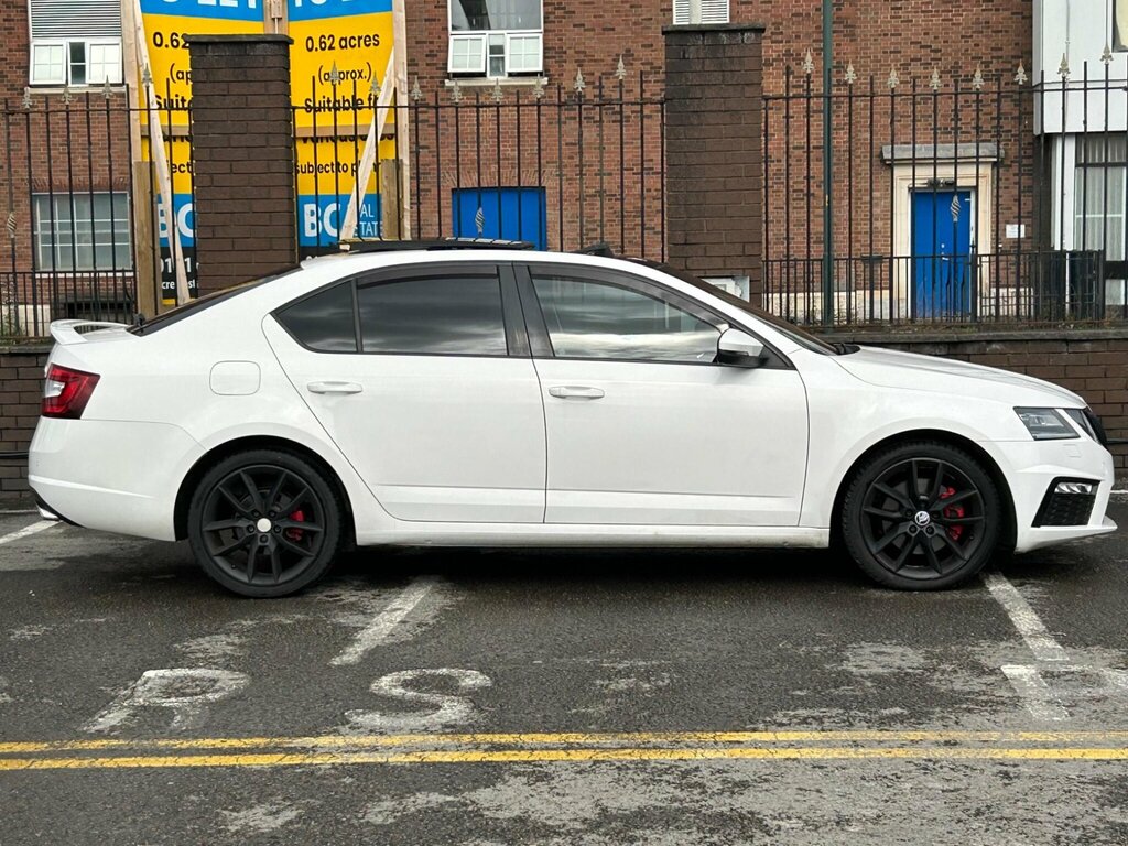 Skoda Octavia 1.6 Tdi Se Technology Black #9