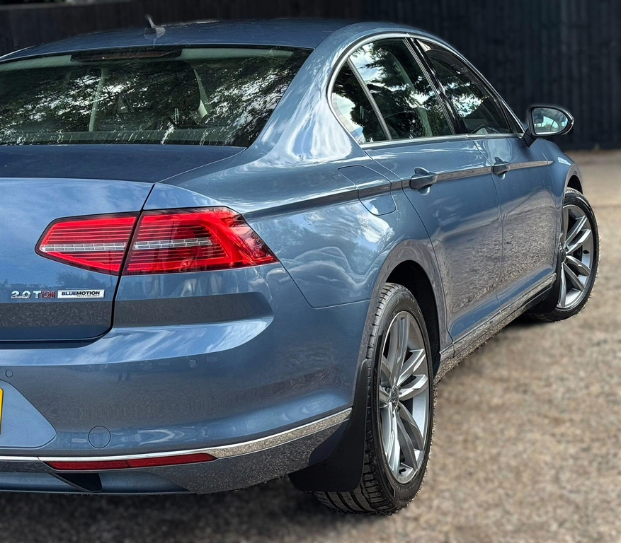 Volkswagen Passat 1.6 Tdi Se White #26