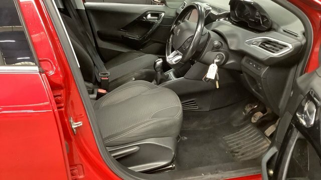 Peugeot 208 1.2 Puretech Tech Edition Hatchback Man Red #5