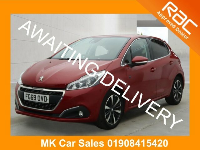 Peugeot 208 1.2 Puretech Tech Edition Hatchback Man Red