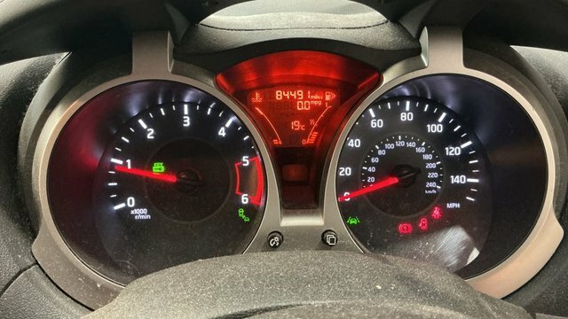 Nissan Juke Juke Visia Red #8