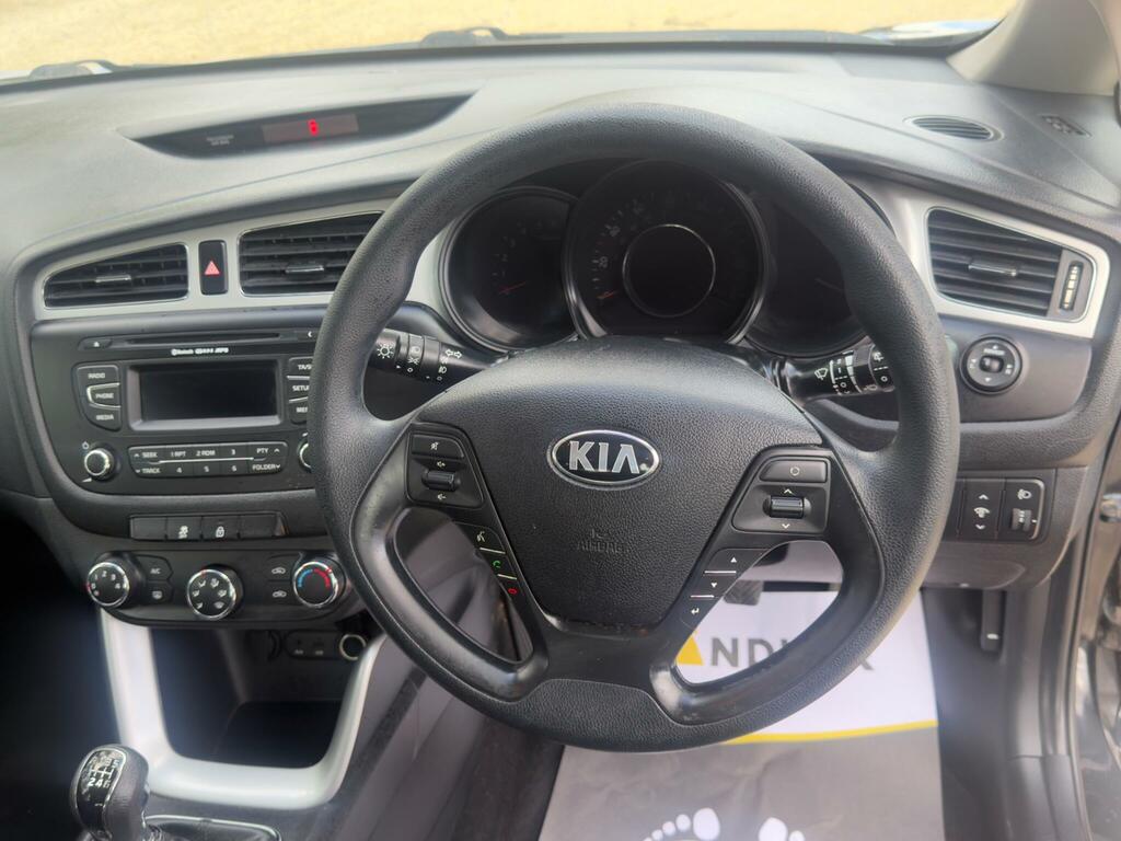 Kia Ceed 1.6 Crdi Ecodynamics 3 Euro 5 Ss Red #16