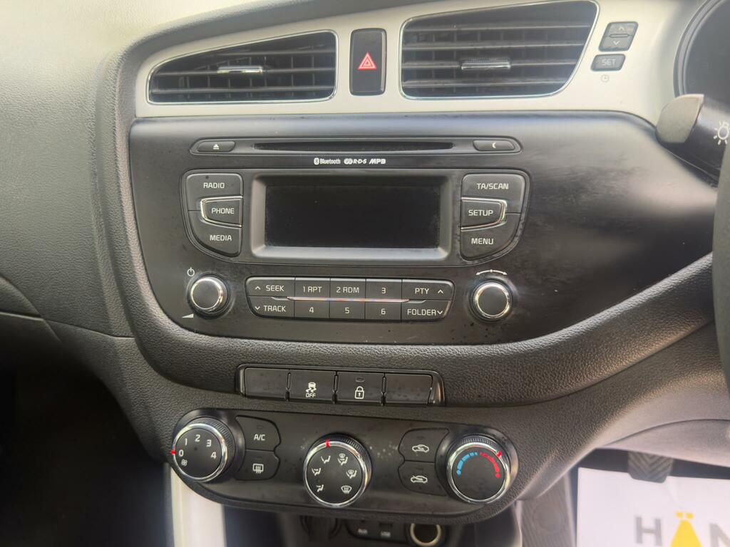 Kia Ceed 1.6 Crdi Ecodynamics 3 Euro 5 Ss Red #18