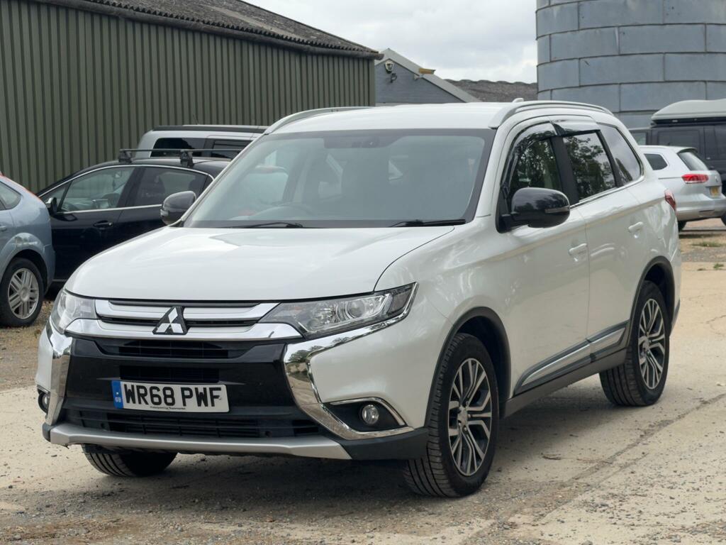 Mitsubishi Outlander Juro White #3