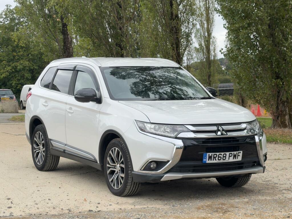 Mitsubishi Outlander Juro White