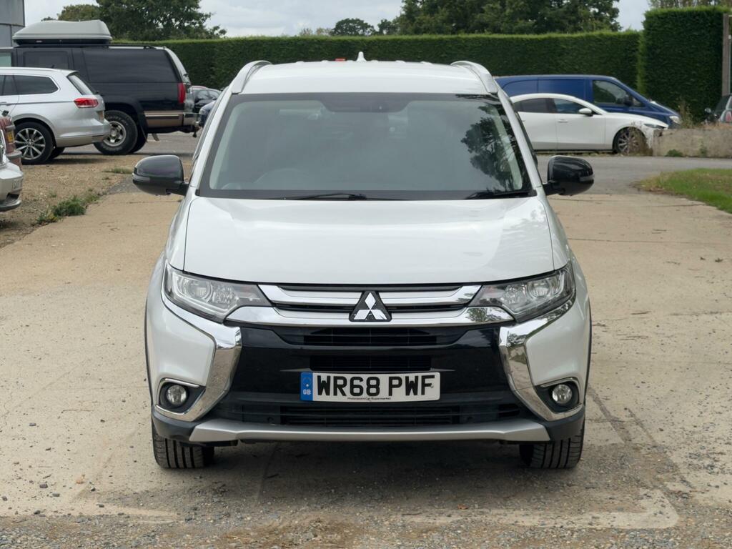 Mitsubishi Outlander Juro White #2
