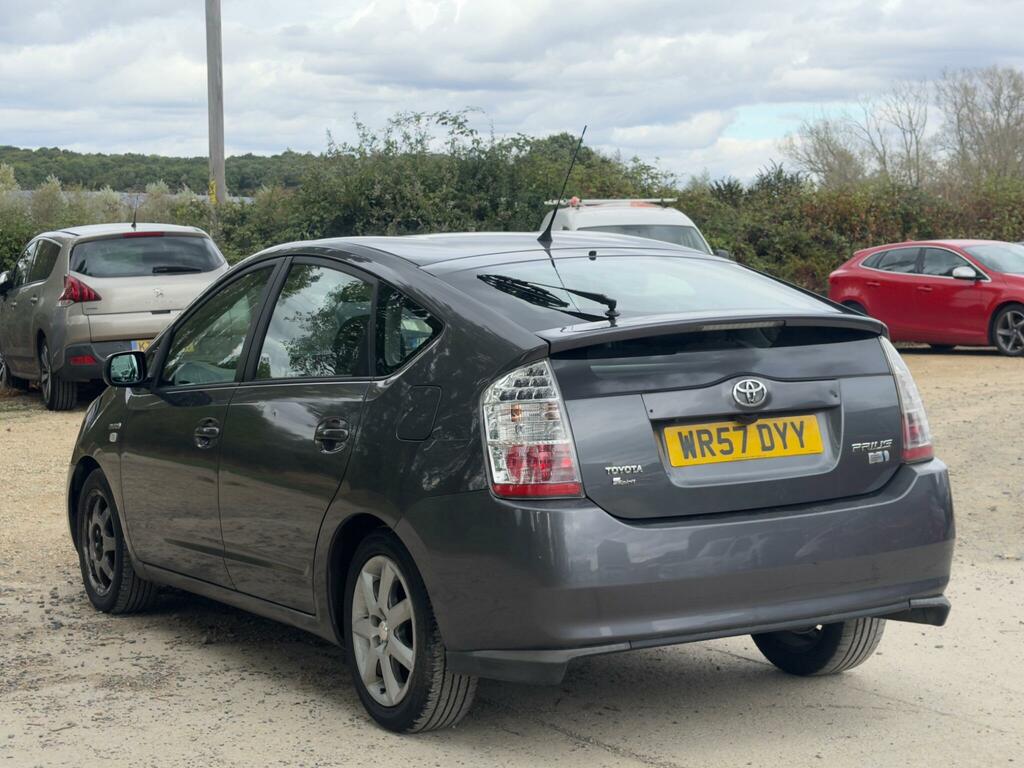 Toyota Prius 1.5 T Spirit Cvt Grey #5