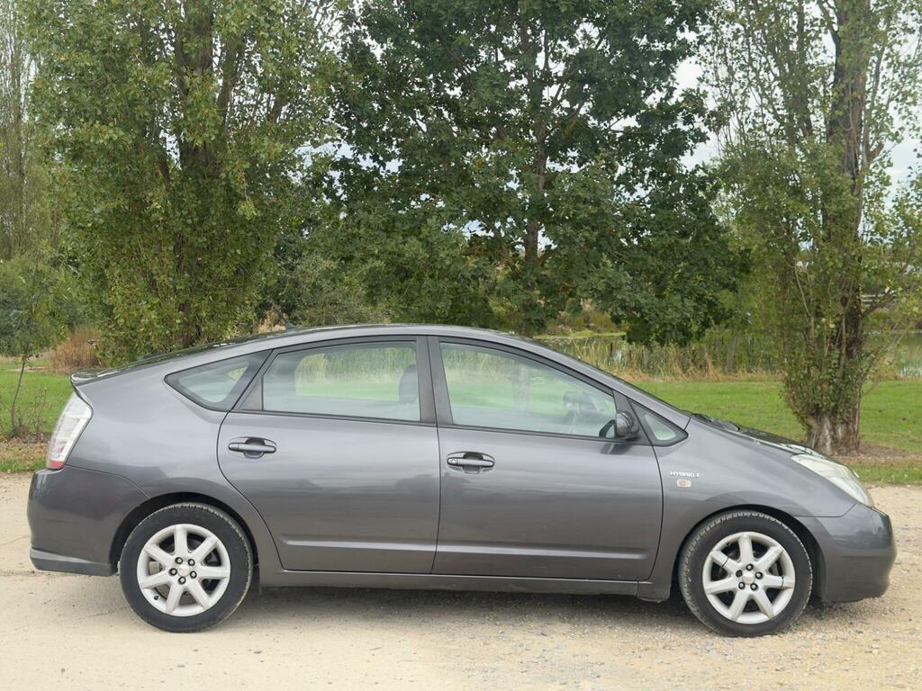 Toyota Prius 1.5 T Spirit Cvt Grey #6