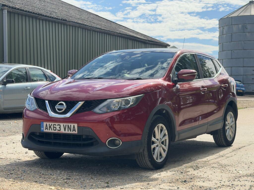 Nissan Qashqai Acenta Premium Red #3