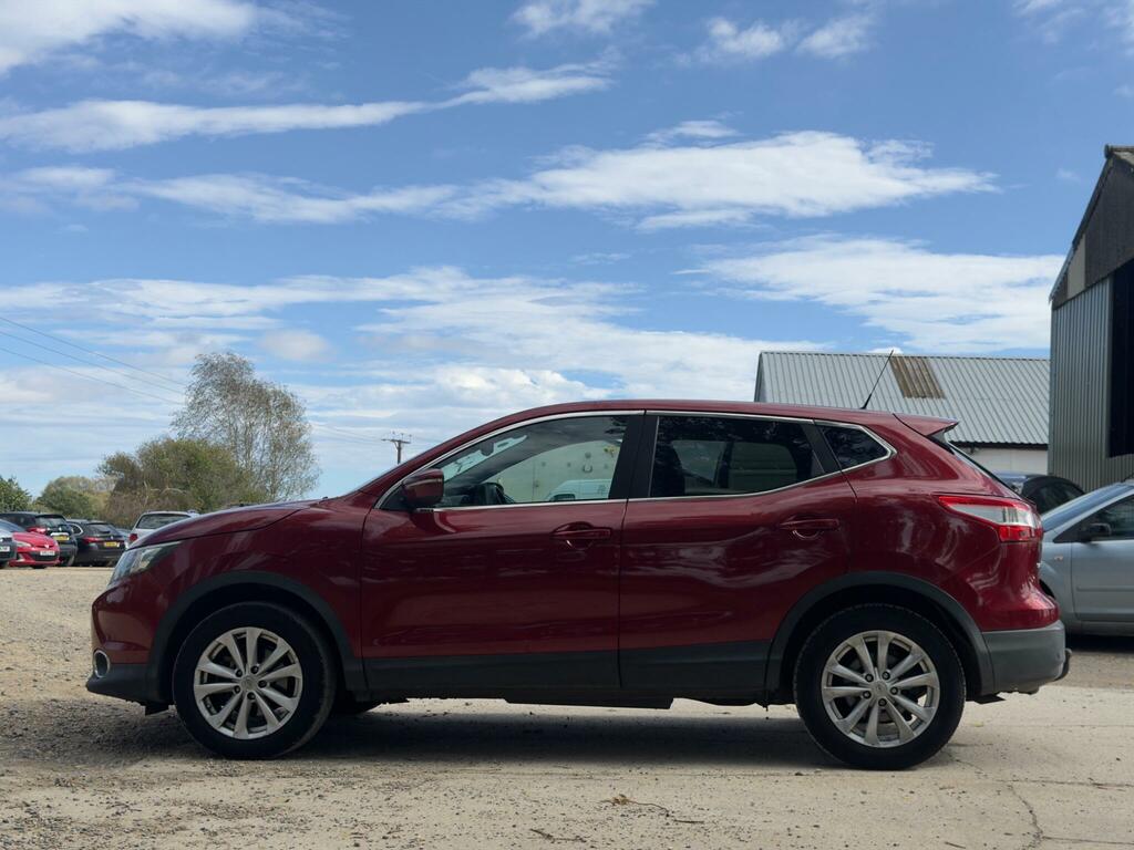 Nissan Qashqai Acenta Premium Red #6