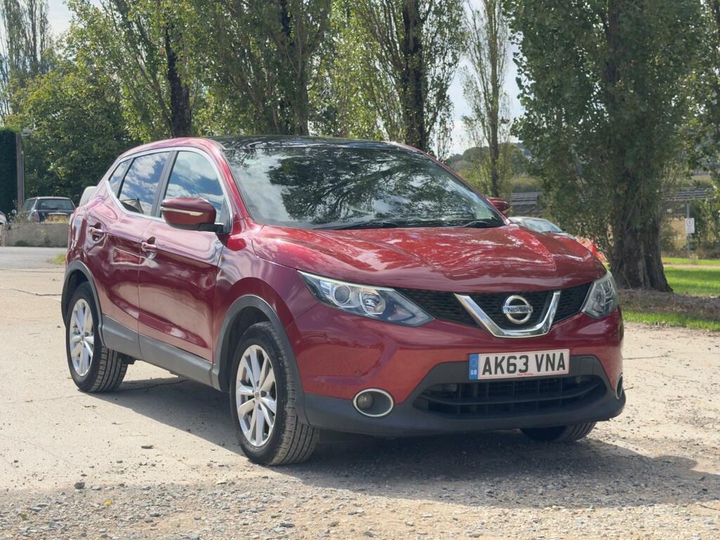 Nissan Qashqai Acenta Premium Red