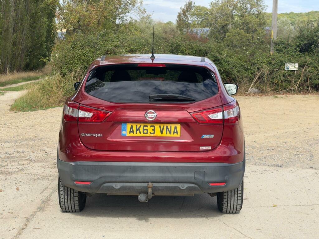 Nissan Qashqai Acenta Premium Red #4