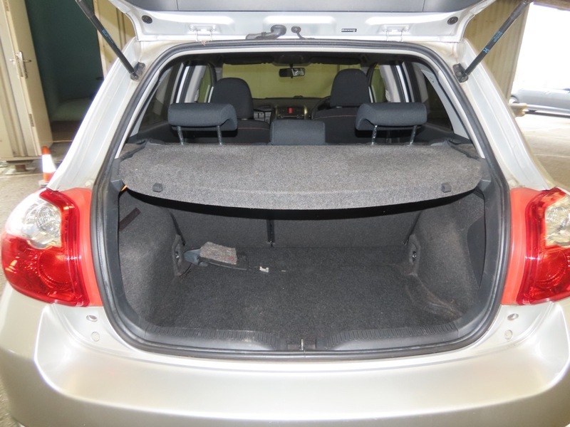 Toyota Auris 1.6 V-matic Sr Black #11