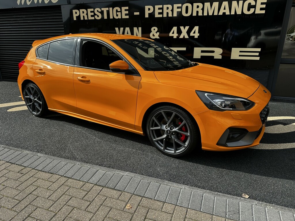 Ford Focus Hatchback 2.3 T Ecoboost St 201969 Orange