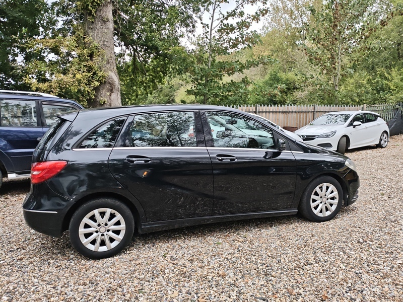Mercedes-Benz B Class B180 Blueefficiency Se Black #2