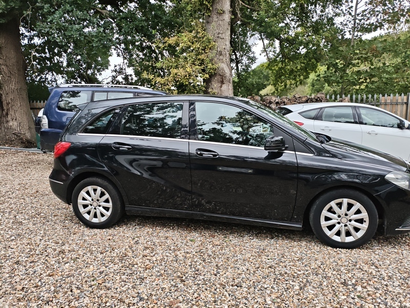 Mercedes-Benz B Class B180 Blueefficiency Se Black #5