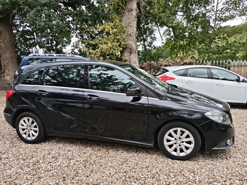Mercedes-Benz B Class B180 Blueefficiency Se Black #6