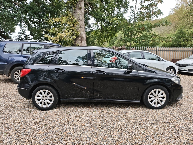 Mercedes-Benz B Class B180 Blueefficiency Se Black #4
