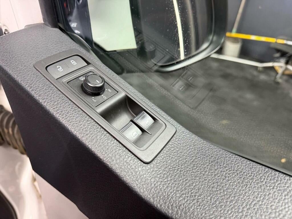 Volkswagen Transporter Combi Van 2.0 Tdi T32 Bluemotion Tech Highline Cre Red #18