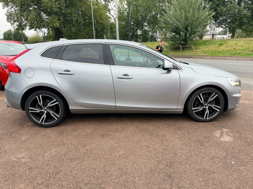 Volvo V40 2L R-design Pro WF17FSE Silver #4