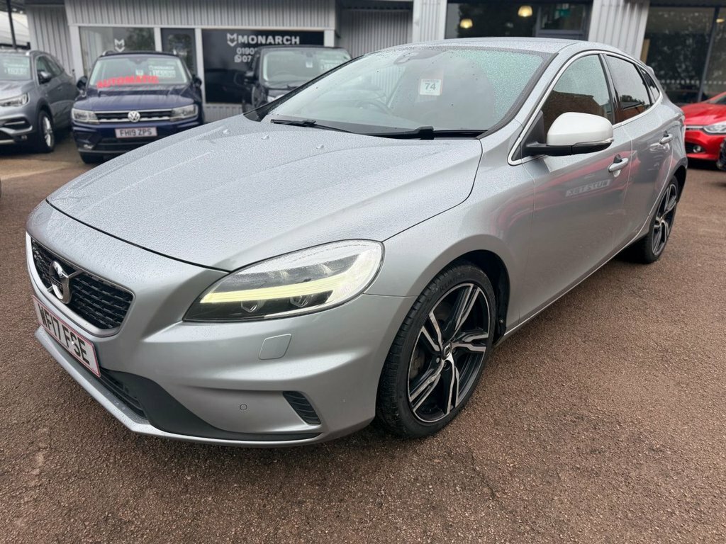 Volvo V40 2L R-design Pro WF17FSE Silver