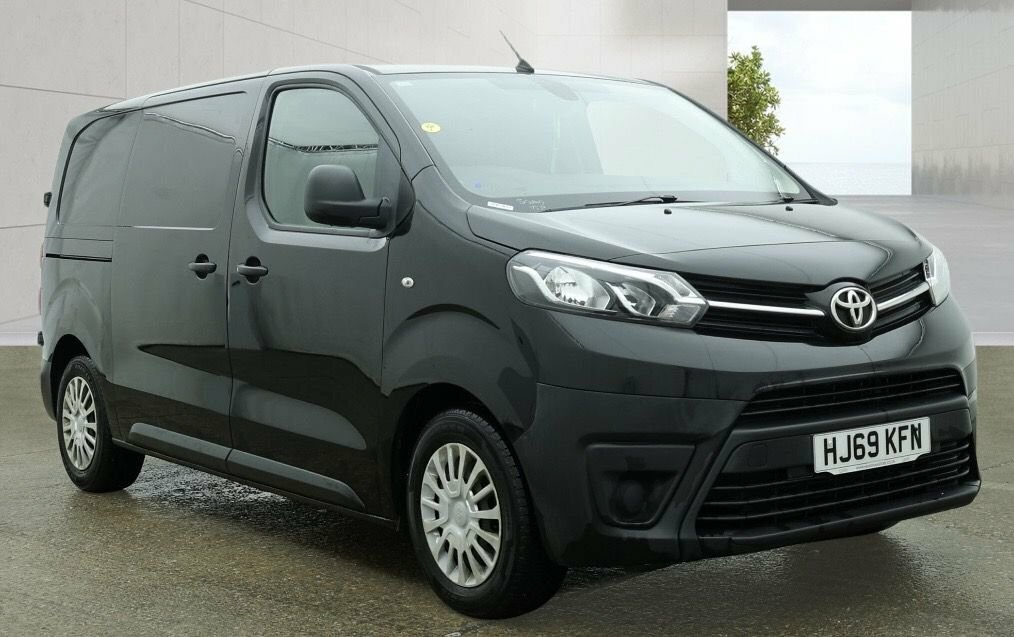 Toyota PROACE 1.5L Icon 6Dr Black
