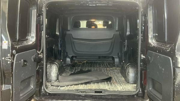 Vauxhall Vivaro 1.6L Limited Edition Nav Black #4