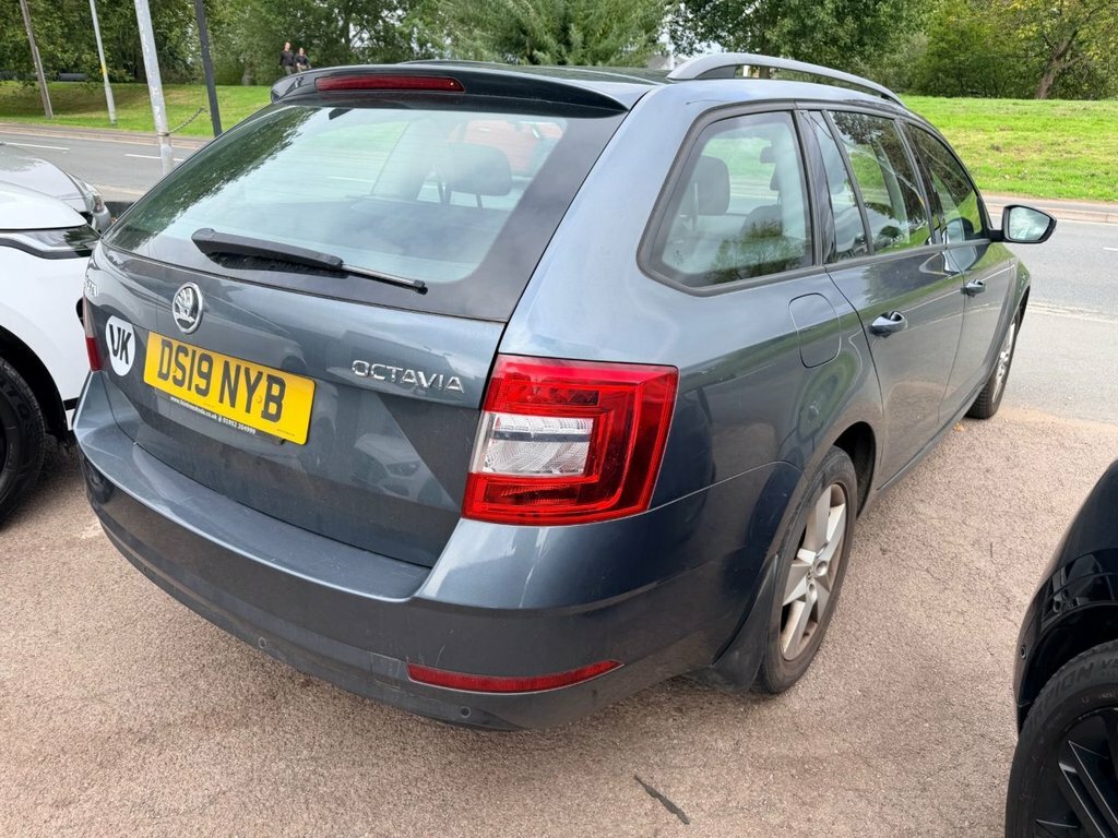 Skoda Octavia 1L Se Grey #3