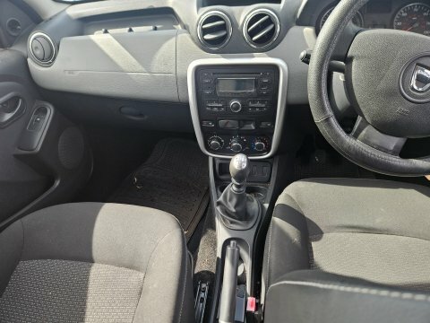 Dacia Duster 1.5 Laureate Dci 107 Bhp Blue #11