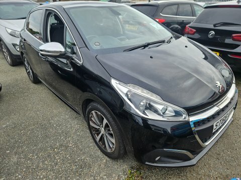 Peugeot 208 Puretech Active White #2