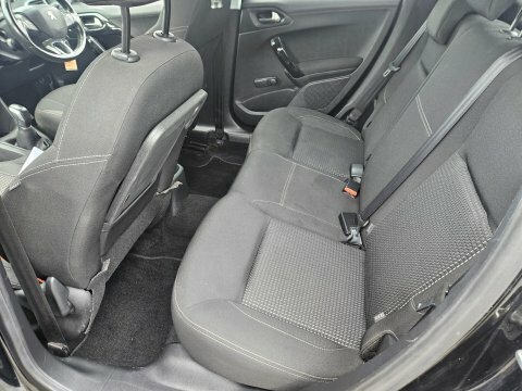 Peugeot 208 Puretech Active White #12