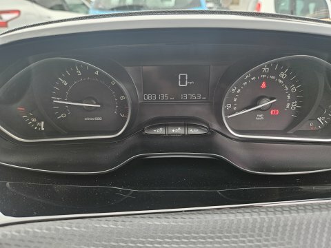 Peugeot 208 Puretech Active White #9