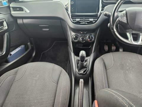 Peugeot 208 Puretech Active White #13