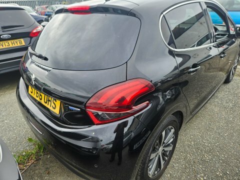 Peugeot 208 Puretech Active White #4
