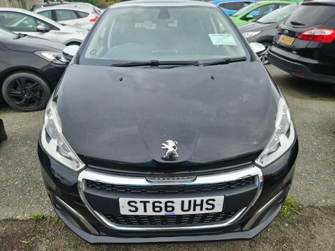 Peugeot 208 Puretech Active White #1